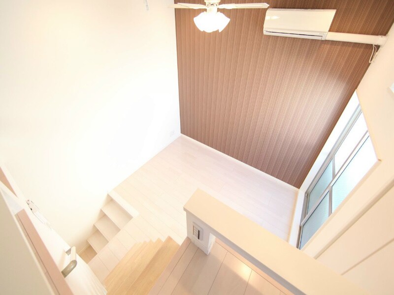 物件内観写真27　(洋室6.3帖　上階ロフト5.7帖（収納でもお部屋でも使えます)