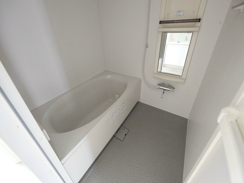 物件内観写真4　(バスルーム　浴室暖房乾燥機付　オートバス機能)