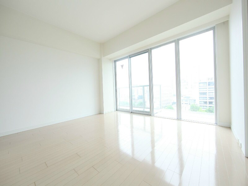 物件内観写真12　(ＬＤＫ11.48帖　エアコン完備　バルコニー)