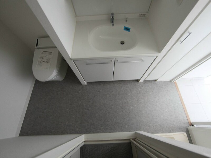 物件内観写真19　(脱衣所　独立洗面台　洗濯機ご用意できます)