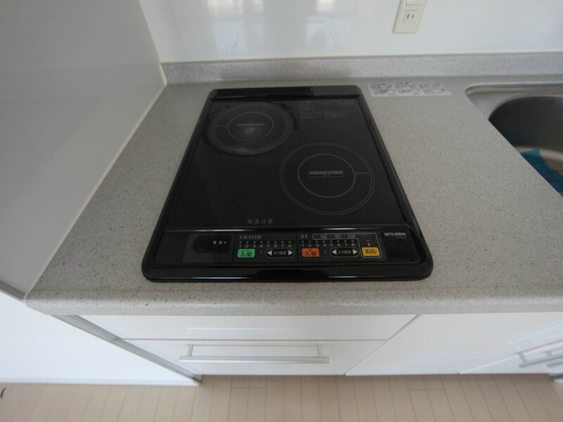 物件内観写真20　(システムキッチン（ＩＨ2口）冷蔵庫・レンジ等ご用意できます)