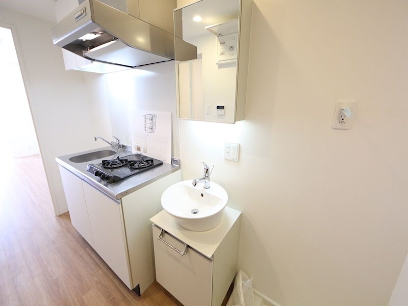 物件内観写真3　(オシャレ独立洗面台)