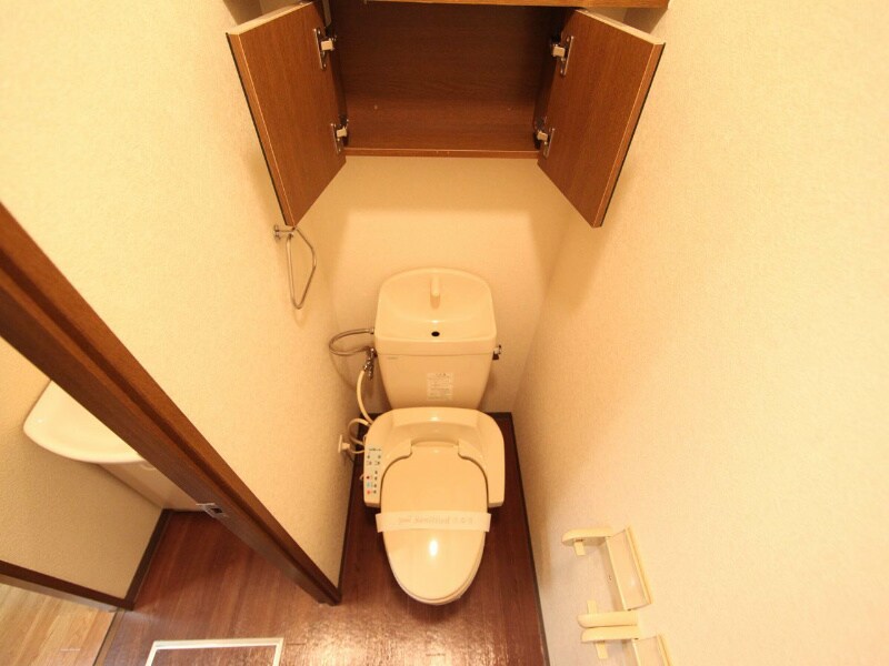 物件内観写真5　(温水洗浄便座付トイレ)