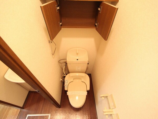 トイレ(温水洗浄便座付トイレ)