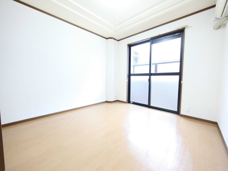 物件内観写真15　(洋室7.5帖　エアコン完備　南面バルコニー)