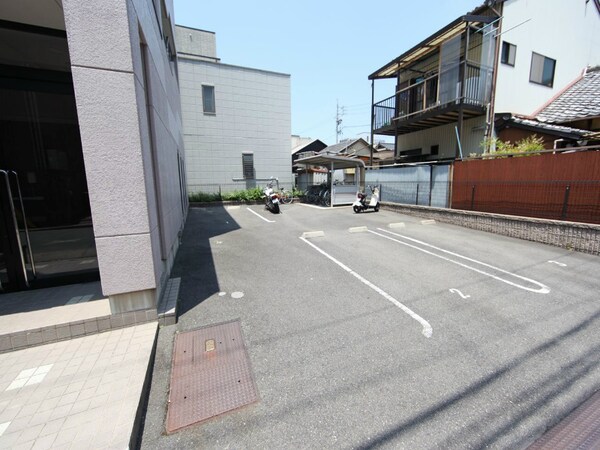 駐車場(敷地内平面駐車場)