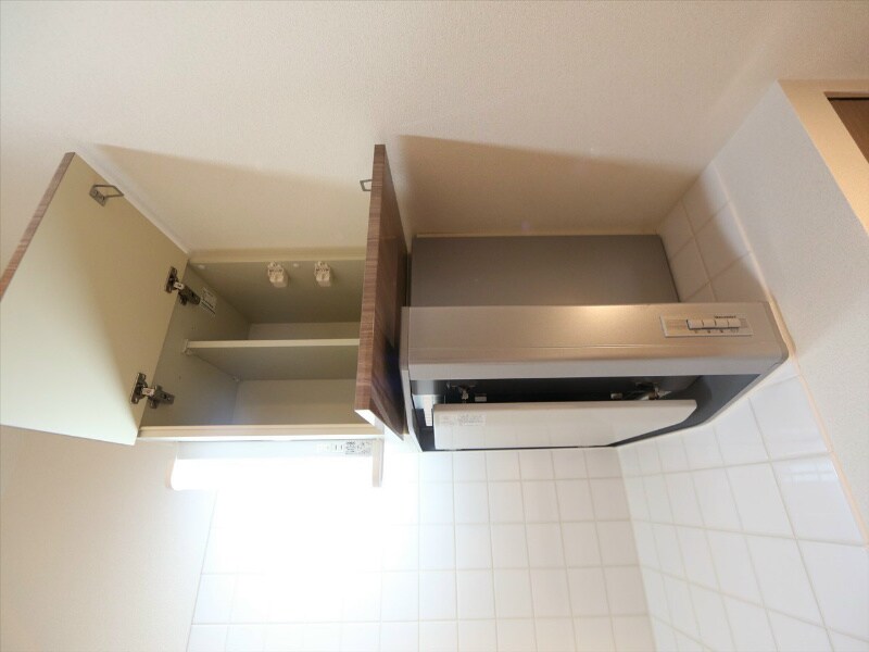 物件内観写真23　(キッチン上部収納棚)