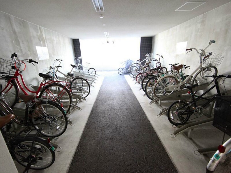 物件内観写真28　(屋根付き駐輪場)