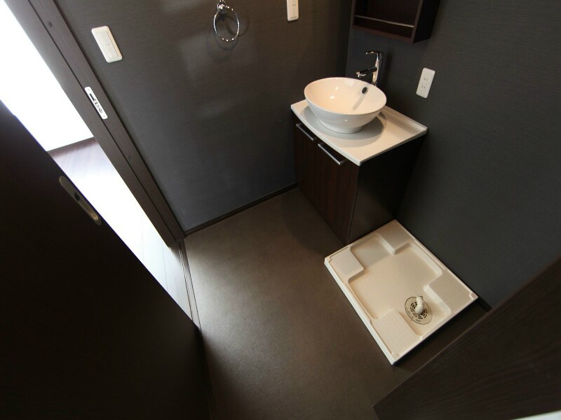 洗面所(脱衣所　オシャレな独立洗面台付　洗濯機ご用意できます)