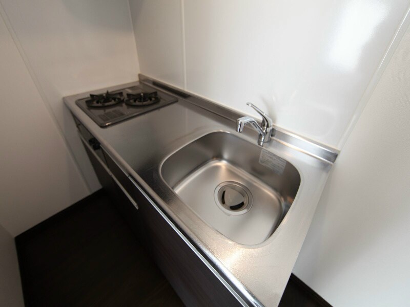 キッチン(システムキッチン（ガス2口）冷蔵庫・レンジ等ご用意できます)