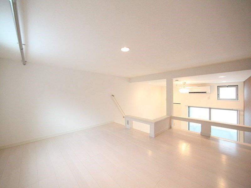 物件内観写真17　(ロフト5.7帖（収納としても寝室としても使えます）)