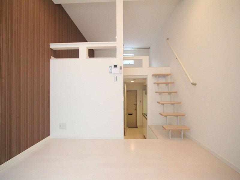 物件内観写真22　(洋室6.1帖　ロフト5.7帖（収納にも寝室にも使えます）)