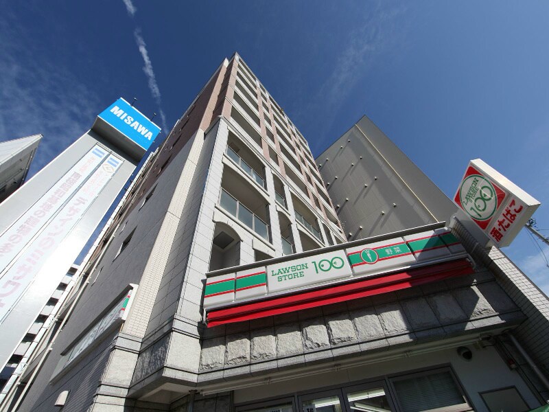 物件外観写真1　(外観　オートロック付　宅配ＢＯＸ付　防犯カメラ付)