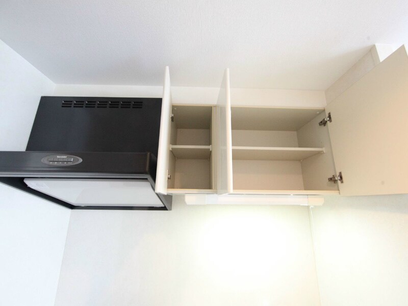 物件内観写真17　(システムキッチン（ガス3口・グリル付）)