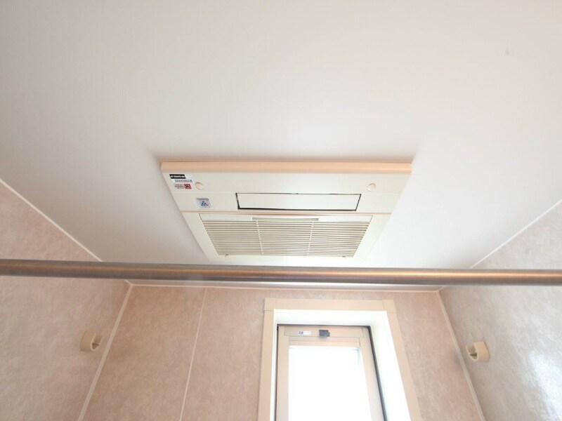 物件内観写真21　(浴室暖房乾燥機付お風呂　窓付（換気良好）)