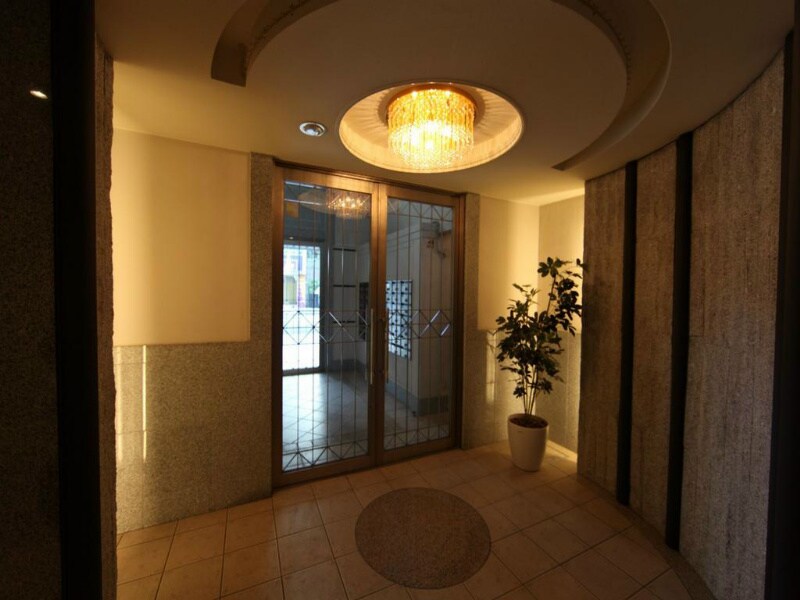 物件内観写真24　(エントランス　オートロック付　宅配ＢＯＸ付　防犯カメラ付)