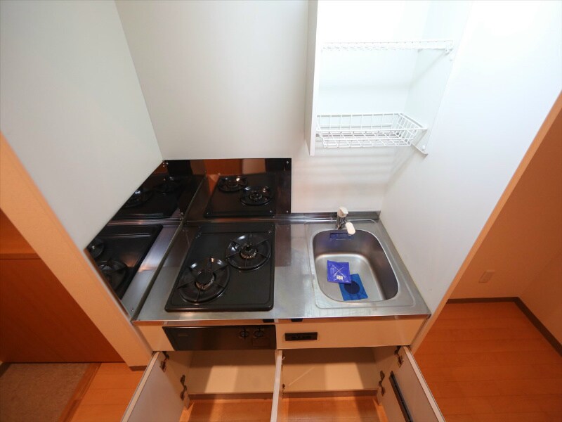 物件内観写真22　(システムキッチン（ガス2口コンロ付）)