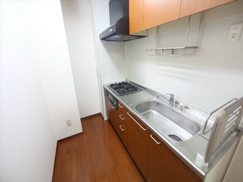 物件内観写真7　(システムキッチン（ガス3口コンログリル付）)