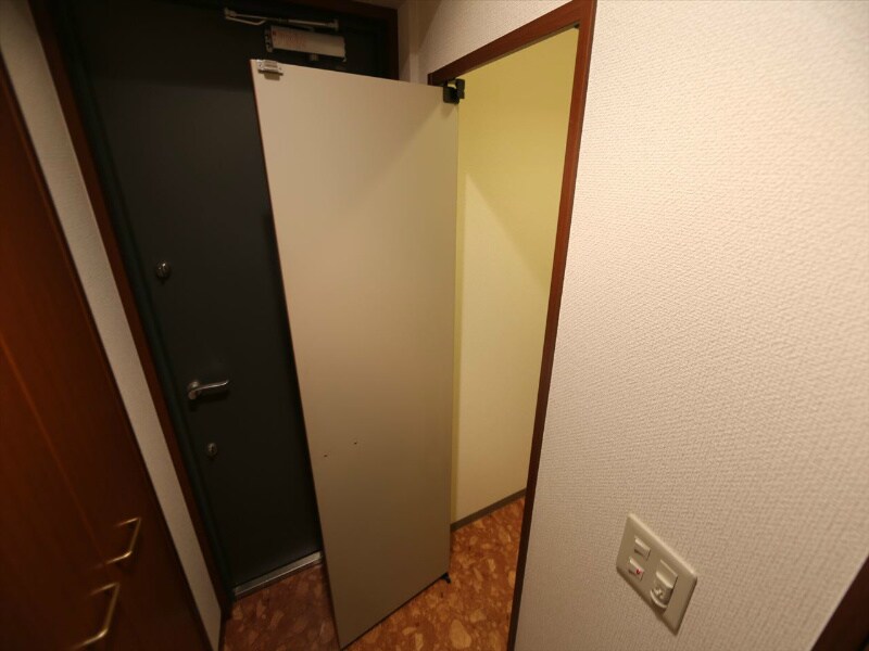 物件内観写真21　(玄関収納（収納充実してます）)