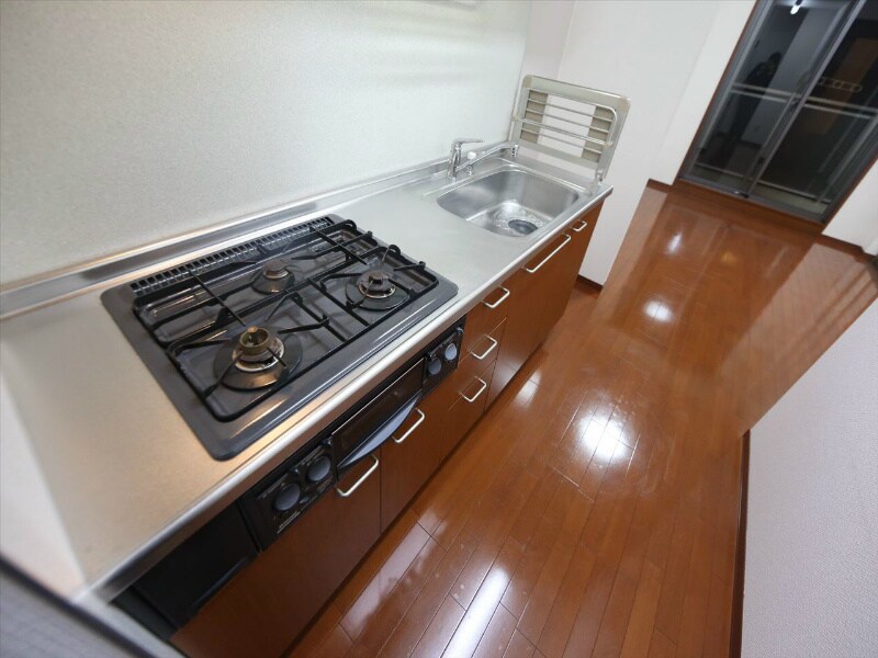物件内観写真29　(システムキッチン（ガス3口コンログリル付）)