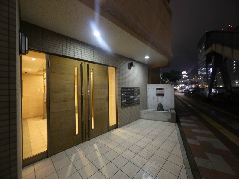 物件内観写真31　(エントランス　防犯カメラ付　オートロック)