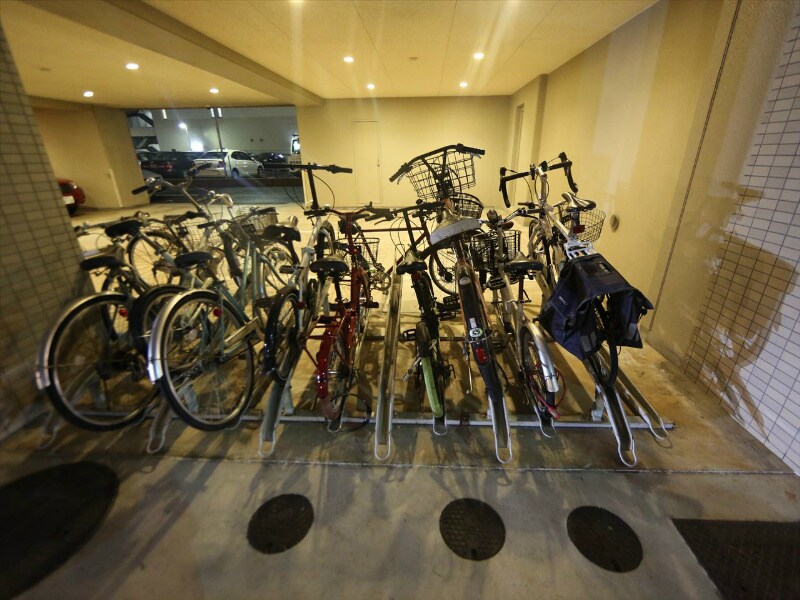 物件内観写真35　(屋根付き駐輪場)