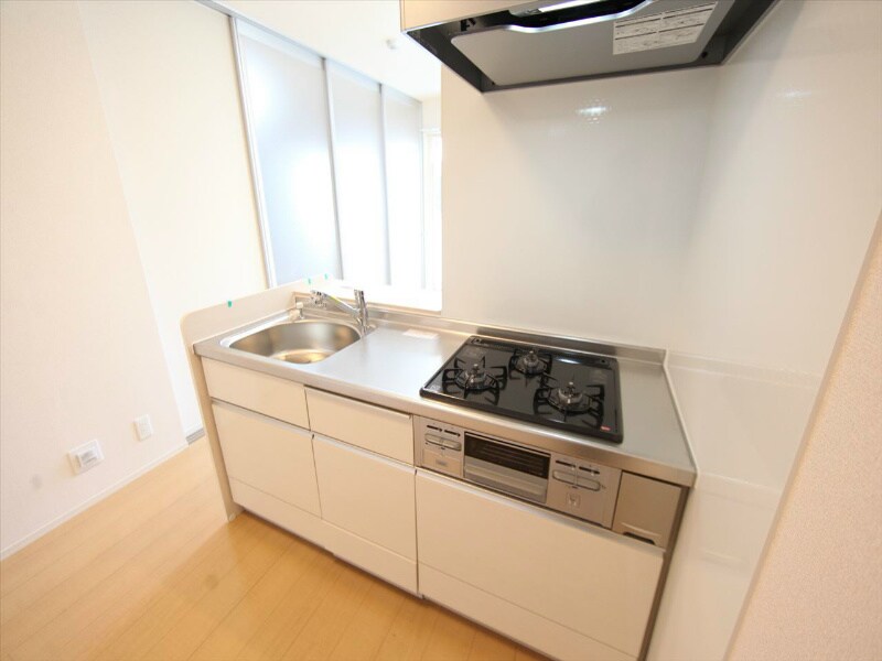 物件内観写真7　(カウンターキッチン（ガス3口コンログリル付）)