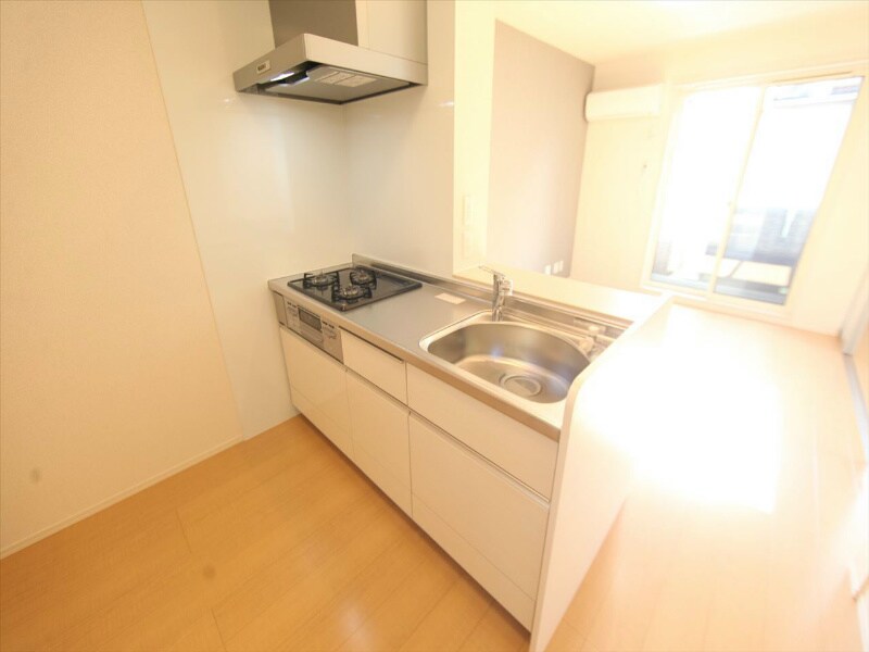 物件内観写真7　(カウンターキッチン（ガス3口コンログリル付）)