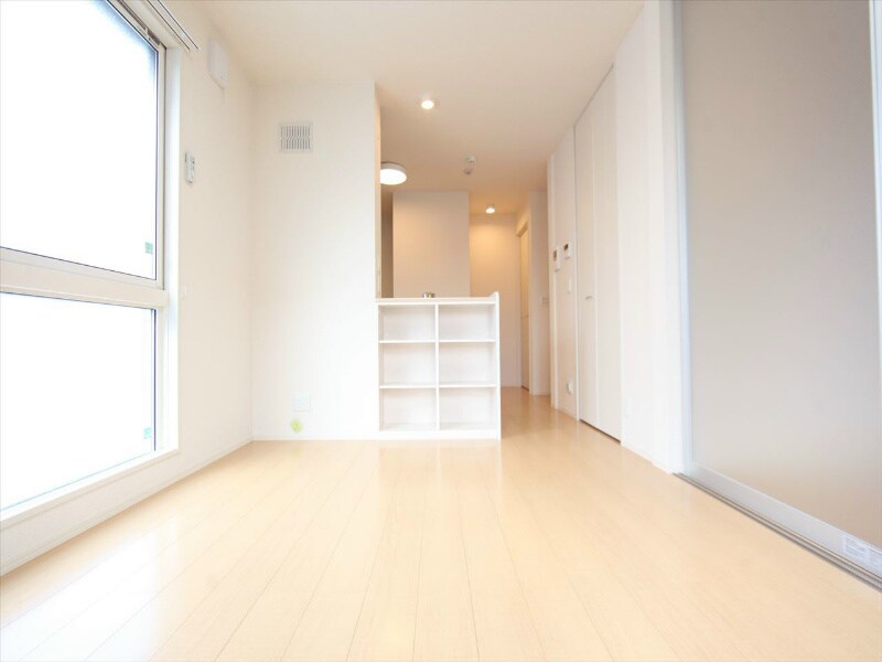 物件内観写真14　(ＬＤＫ10.3帖　カウンターキッチン（収納棚付き）)