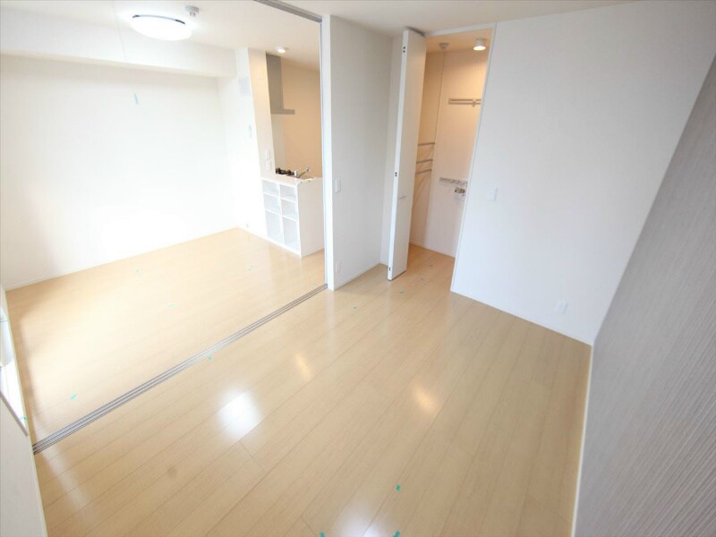 物件内観写真15　(ＬＤＫ8.9帖　洋室6帖　繋げて使用が出来ます)