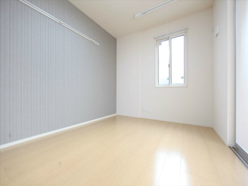 物件内観写真26　(洋室6帖　室内物干し付き)