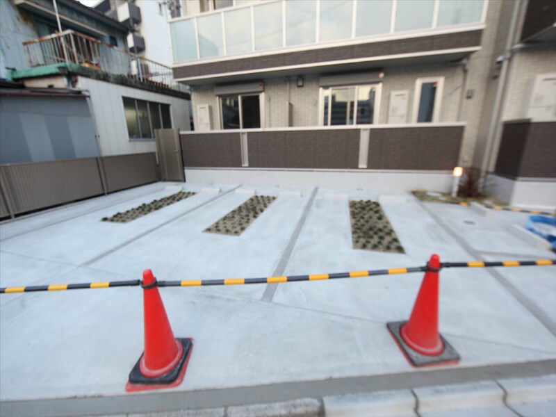 物件内観写真34　(敷地内平面駐車場)