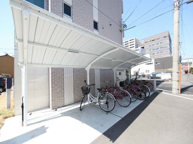物件内観写真25　(屋根付き駐輪場)