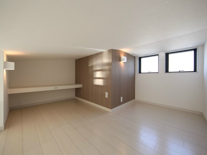 物件内観写真9　(ロフト5.4帖（収納としてもお部屋としても使えます）)