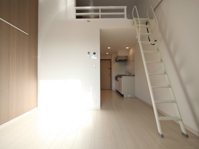 物件内観写真12　(洋室6.1帖　ロフト5.4帖（収納でもお部屋でも使えます）)