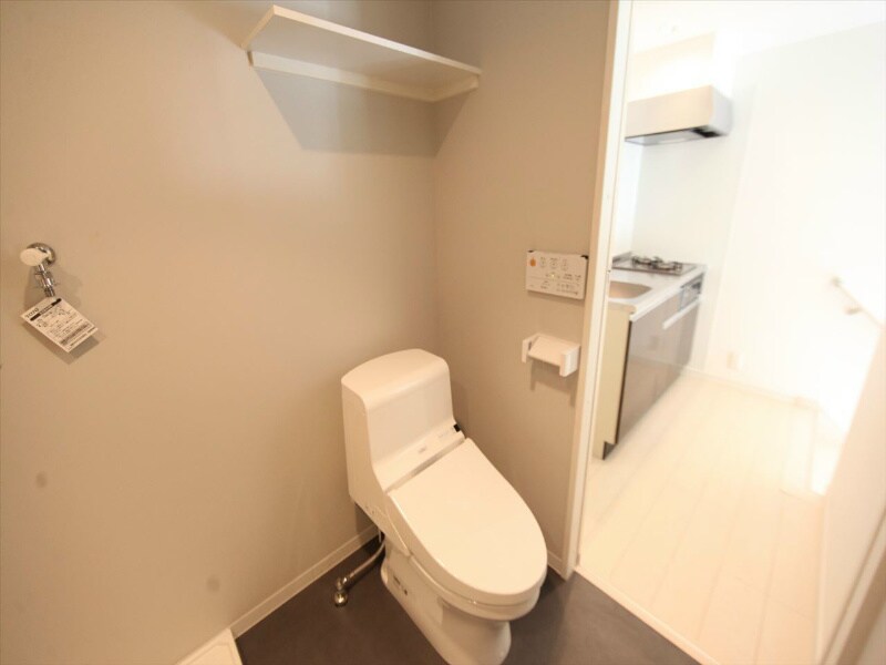 物件内観写真5　(温水洗浄暖房便座付トイレ)