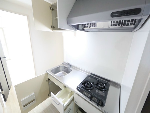 キッチン(システムキッチン（ガス2口）冷蔵庫・レンジ等ご用意できます)