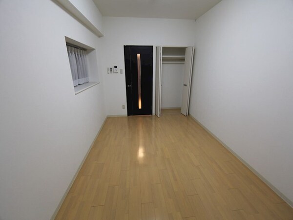 リビング(洋室7.2帖　クローゼット付（収納充実してます）)