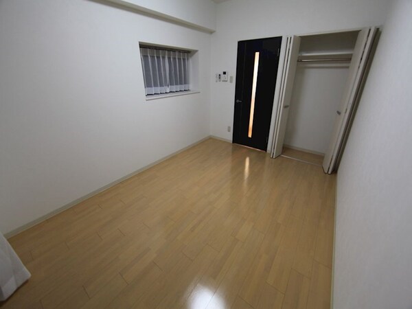 リビング(洋室7.2帖　クローゼット付（収納充実してます）)