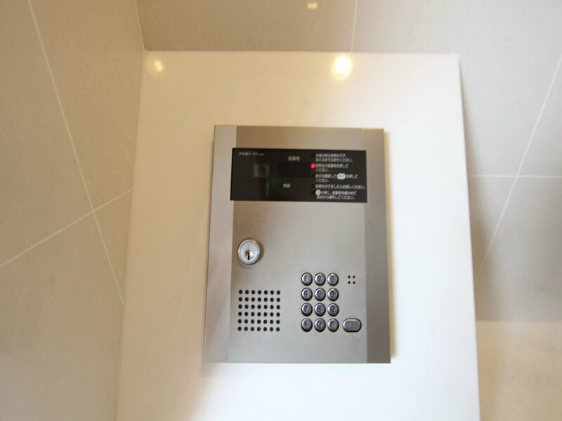 物件内観写真26　(エントランス　オートロック完備)