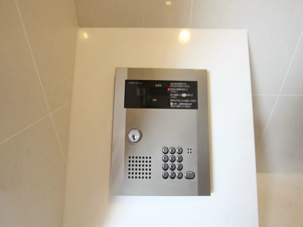 セキュリティ(エントランス　オートロック完備)