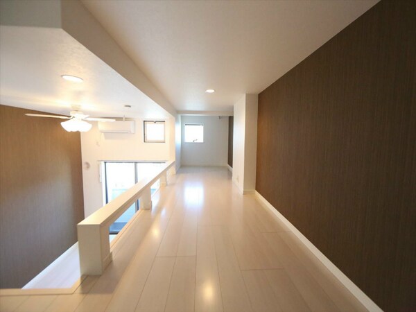 その他部屋・スペース(上階ロフト6.3帖（収納としてもお部屋としても使えます）)