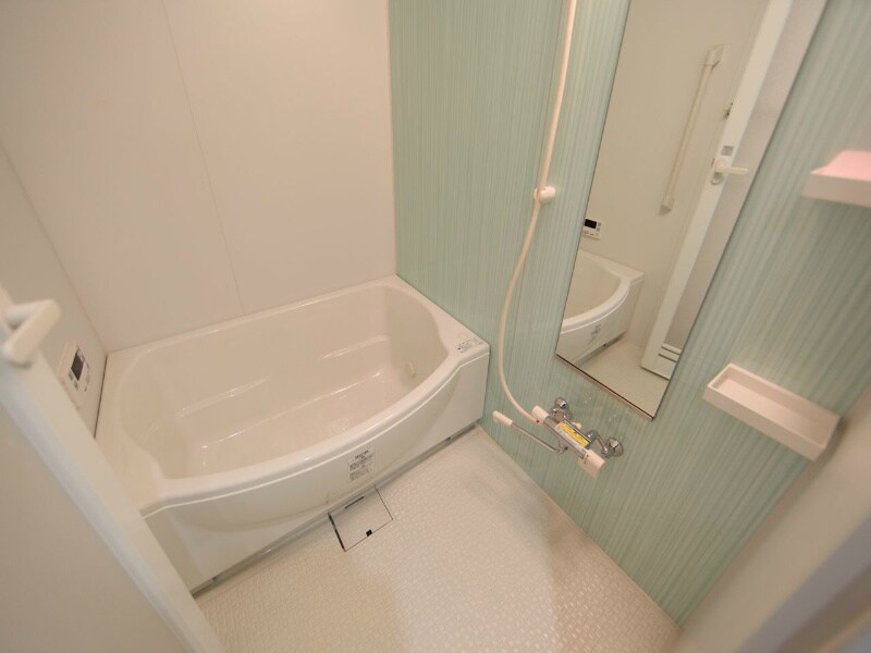 物件内観写真4　(追い焚き付　浴室暖房乾燥機付バスルーム)