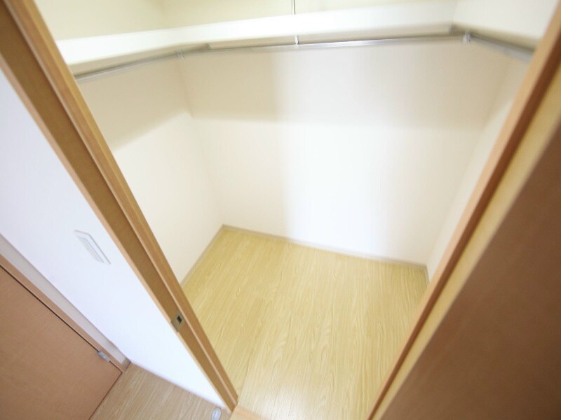 物件内観写真17　(ウォークインクローゼット付（収納充実してます）)