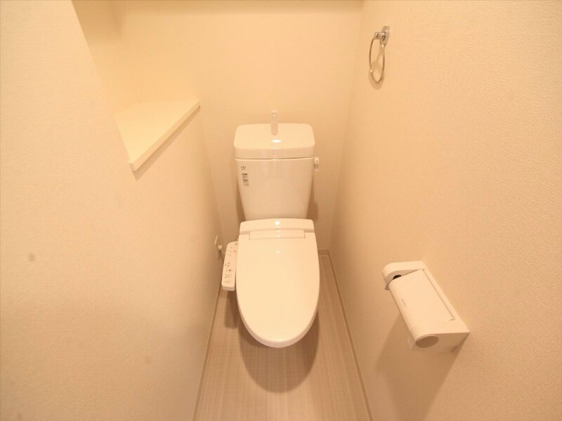 物件内観写真5　(温水洗浄暖房便座付トイレ)