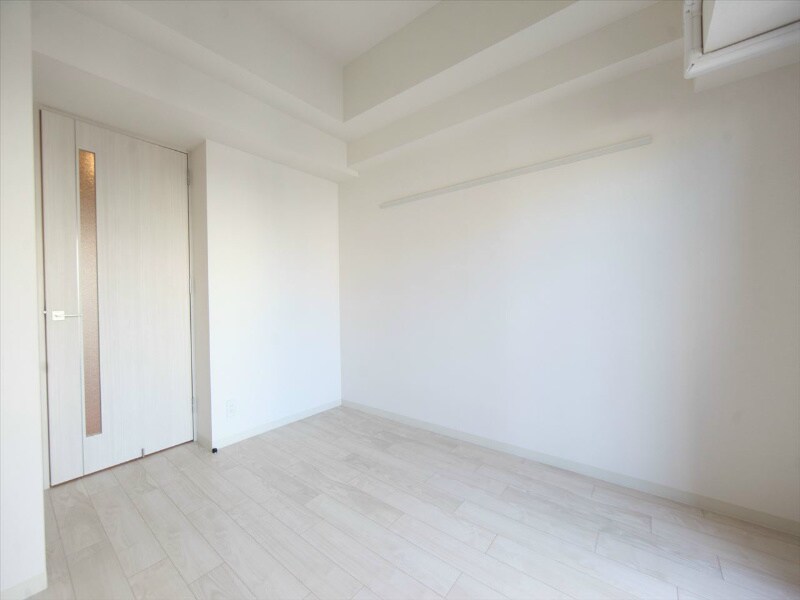 物件内観写真14　(洋室6.2帖　クローゼット付（収納充実してます）)