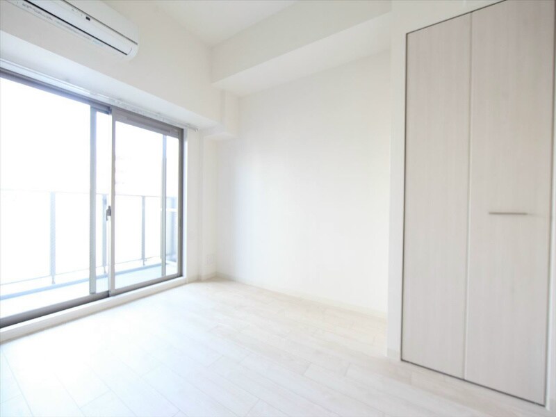 物件内観写真17　(洋室6.2帖　クローゼット付（収納充実してます）)