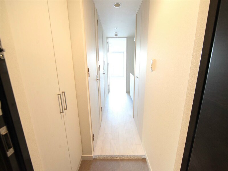 物件内観写真34　(玄関　シューズボックス付　玄関ダブルロックキー)