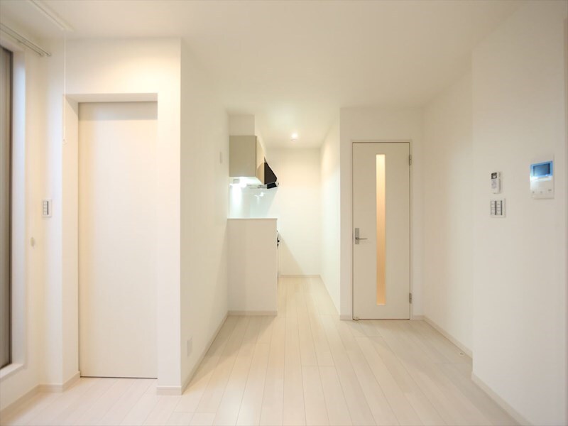 物件内観写真10　(ＬＤＫ9.6帖　システムキッチン　エアコン完備)