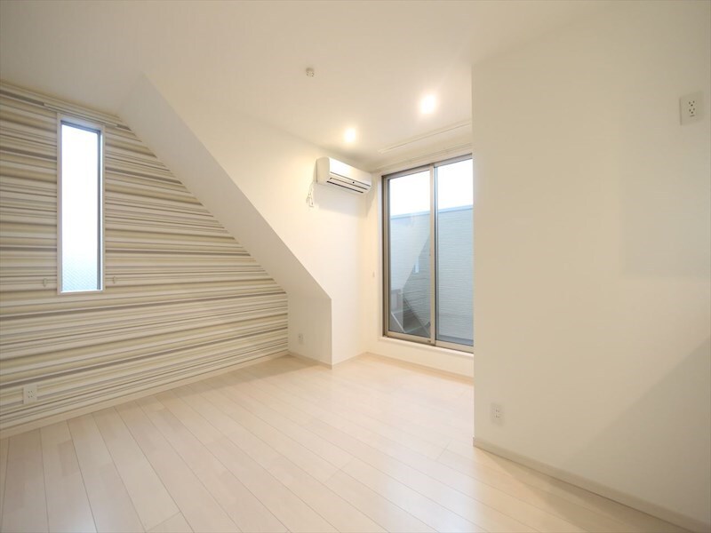 物件内観写真14　(ＬＤＫ9.6帖　エアコン完備　バルコニー)